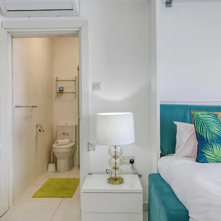 דירה Seafront, With Private Seaview Terrace By 360 Estates *