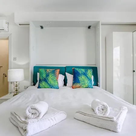 דירה Seafront, With Private Seaview Terrace By 360 Estates *