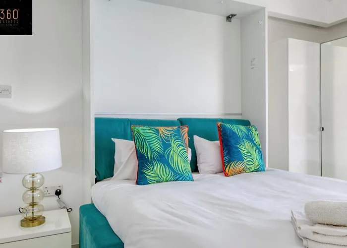 Seafront, With Private Seaview Terrace By 360 Estates Appartement *